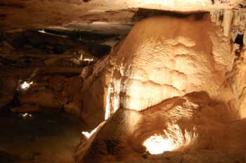 Cumberland Caverns